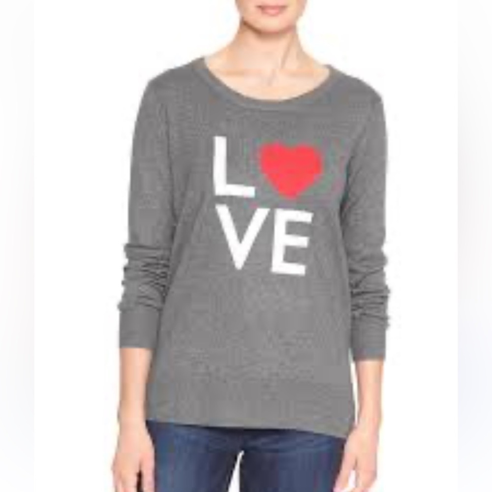 GAP Grey Sweater with Red Heart Size Large Soft Cotton Casual Top